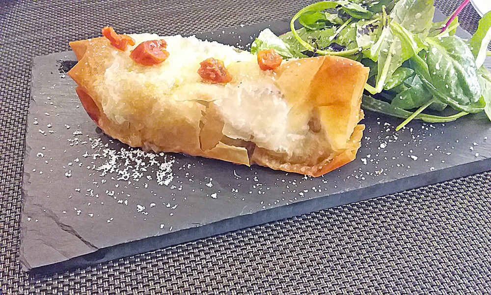 境港産寒鰆のパートフィロー包み焼き