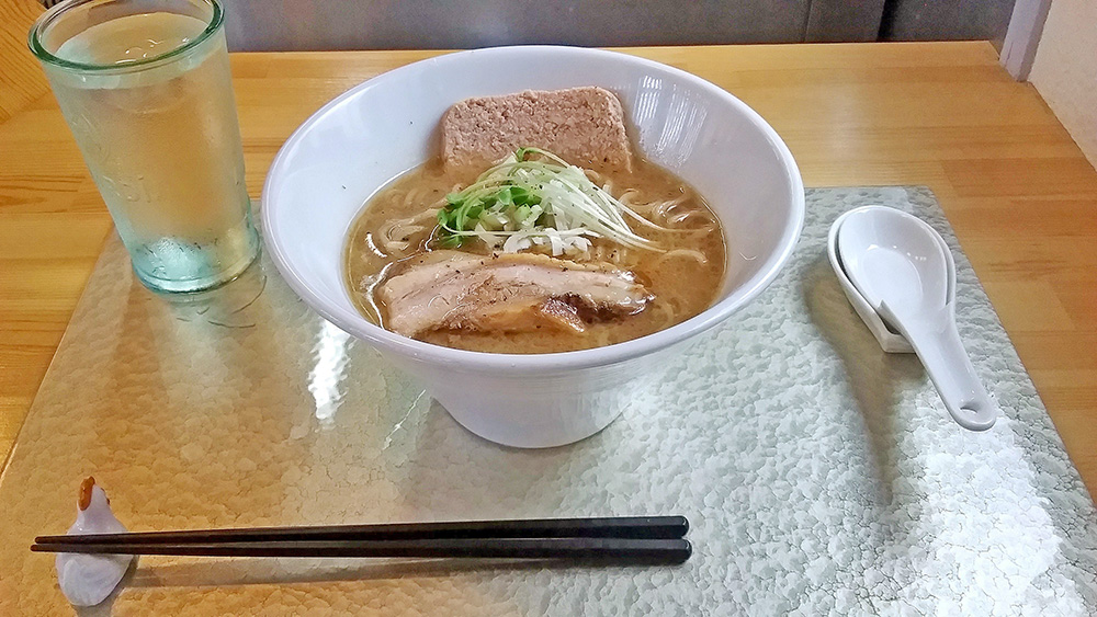 ラーメンにテリーヌ？ 大阪 天六 馬鹿坊(ばかぼん)