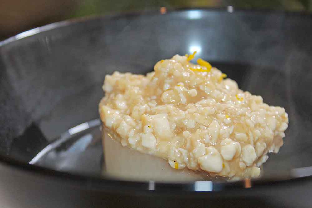 風呂吹き大根　豆腐のそぼろ餡かけ　柚子の香り